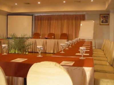 Weta International Hotel Surabaya Ngoại thất bức ảnh