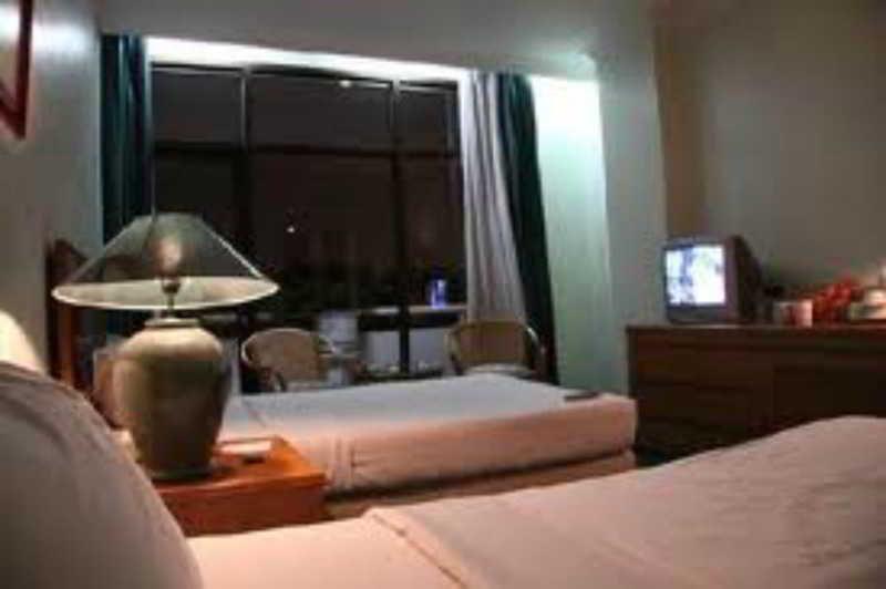 Weta International Hotel Surabaya Ngoại thất bức ảnh