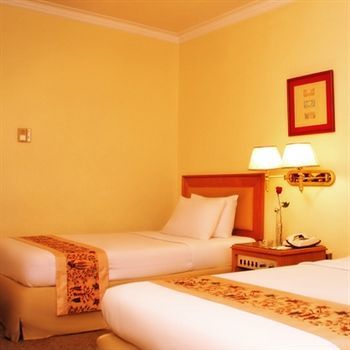 Weta International Hotel Surabaya Ngoại thất bức ảnh