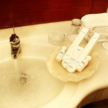 Weta International Hotel Surabaya Ngoại thất bức ảnh