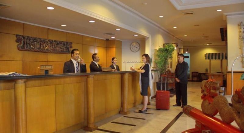 Weta International Hotel Surabaya Ngoại thất bức ảnh