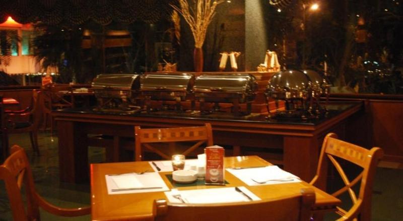 Weta International Hotel Surabaya Ngoại thất bức ảnh